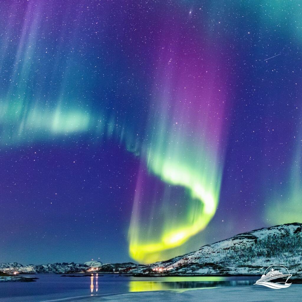 Nordeuropa Nordlichter mit Schnee